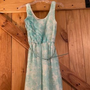 Sleeveless dress